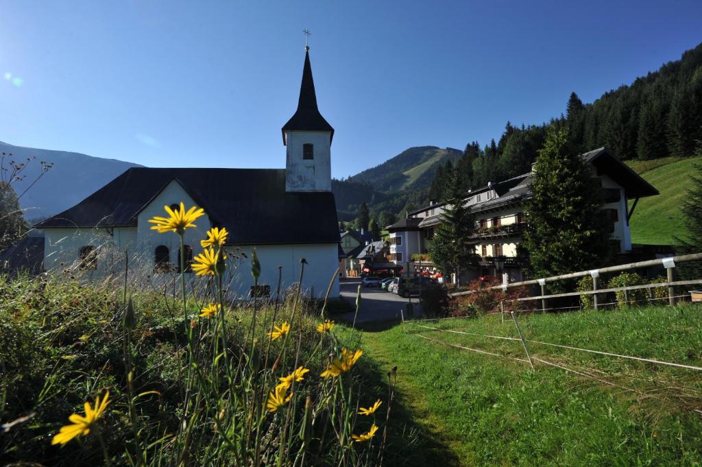 Gasthof Kirchenwirt ラッケンホーフ エクステリア 写真