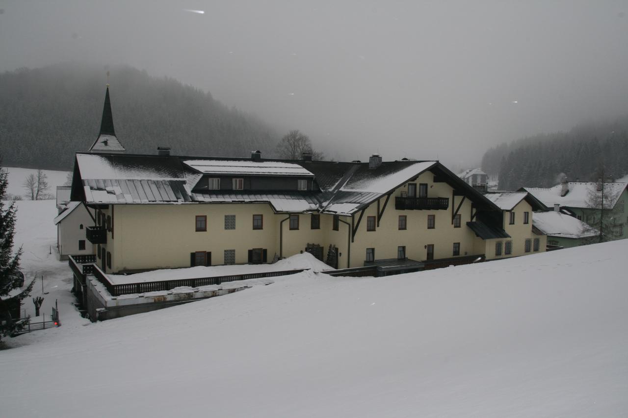 Gasthof Kirchenwirt ラッケンホーフ エクステリア 写真